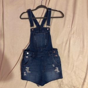 Super cute shorts overalls